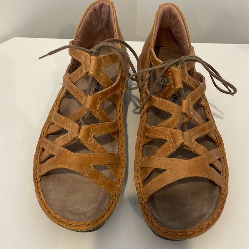 NEW! NEVER WORN! NAOT Yarrow Oily Dune Nubuk Sandal - Size 39